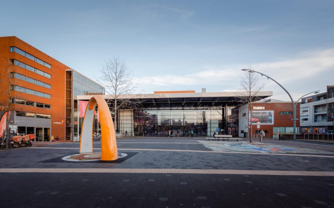 De Meerpaal is het cultureel en bruisend hart van de gemeente Dronten en de verbindingsplek tussen mensen en organisaties.